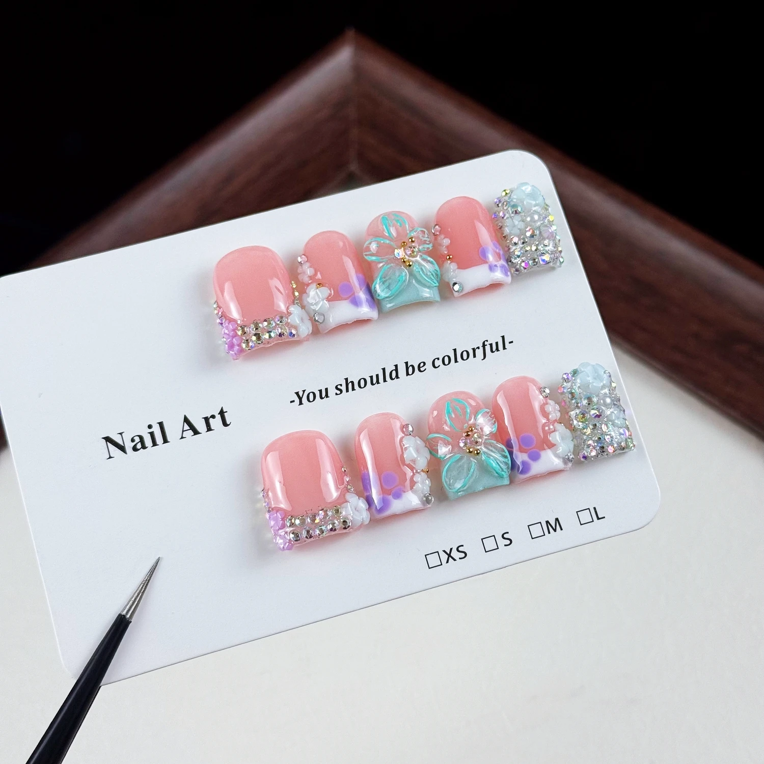 10pcs High-end Fashionable and luxurious style, hand-painted three-dimensional engraved patterns, diamonds handmade fake nails