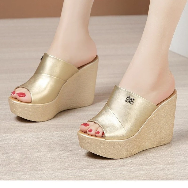 

2025 Designer Summer Ladies Slippers New Fashion Thick Sole Wedge Women's Sandals High Heel Sandal Open Toe Fish Mouth Shoes