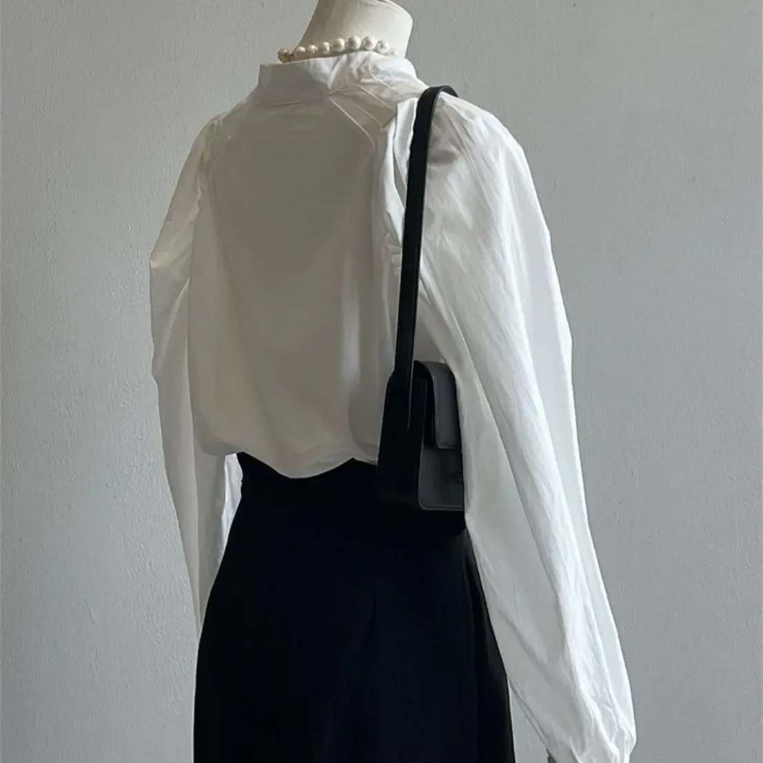 

French White Stand Collar Summer Shirt Design New Loose Chic Shirt Tops for Work Commuting and Interview Wear