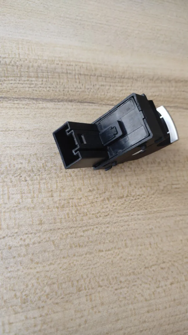 لزر تحرير صندوق فولكس فاجن طوارق