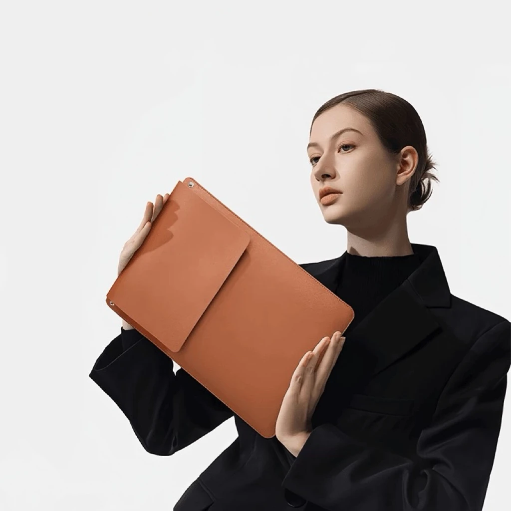 Suitable for laptop bag, ecological leather, that is, it is a laptop bag and a mouse pad.