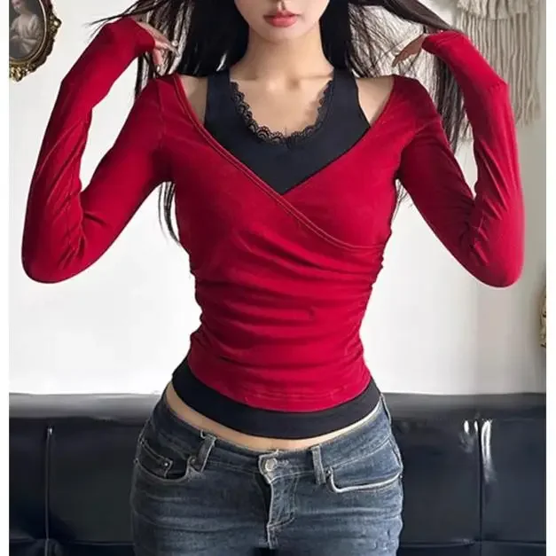 Wiosna Jesień Casual Slim Lace Splicing Crop Tops Kobiecy krótki top Sexy Color Block Fake Dwuczęściowa koszulka z długim rękawem dla kobiet