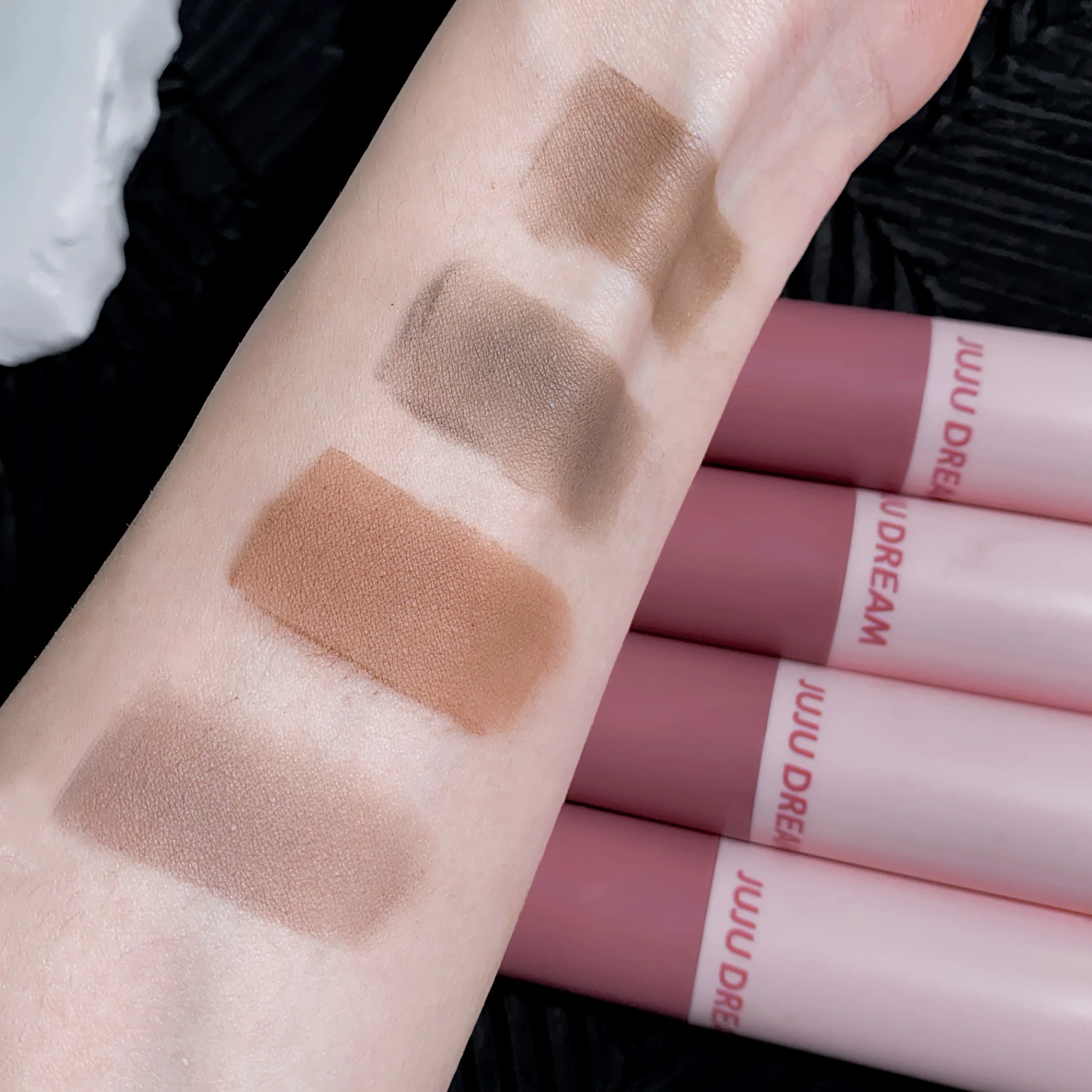 Zestaw do brwi na prezent świąteczny: 3 szablony, 2 pędzle, wodoodporny puder do wypełniania, wielokrotnego użytku, narzędzia do makijażu grubych brwi na co dzień i na imprezy.