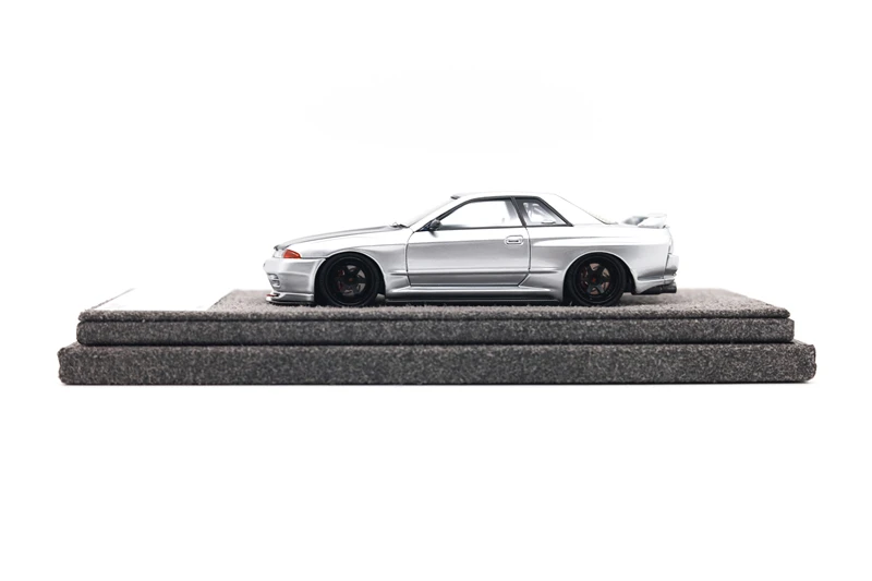 The Laboratory 1:64 Garage Active Widebody R32 Titanium silver (carbon hood) limited399 Resin Collector's Vehicle Model Car