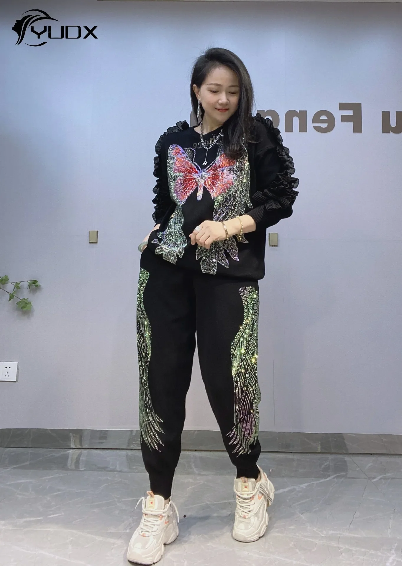 2024 New Spring Women Two-piece Sets Butterfly Hot Drilling Ruffles Long Sleeve Knitted Sweate Top + Black Long Trousers Suits