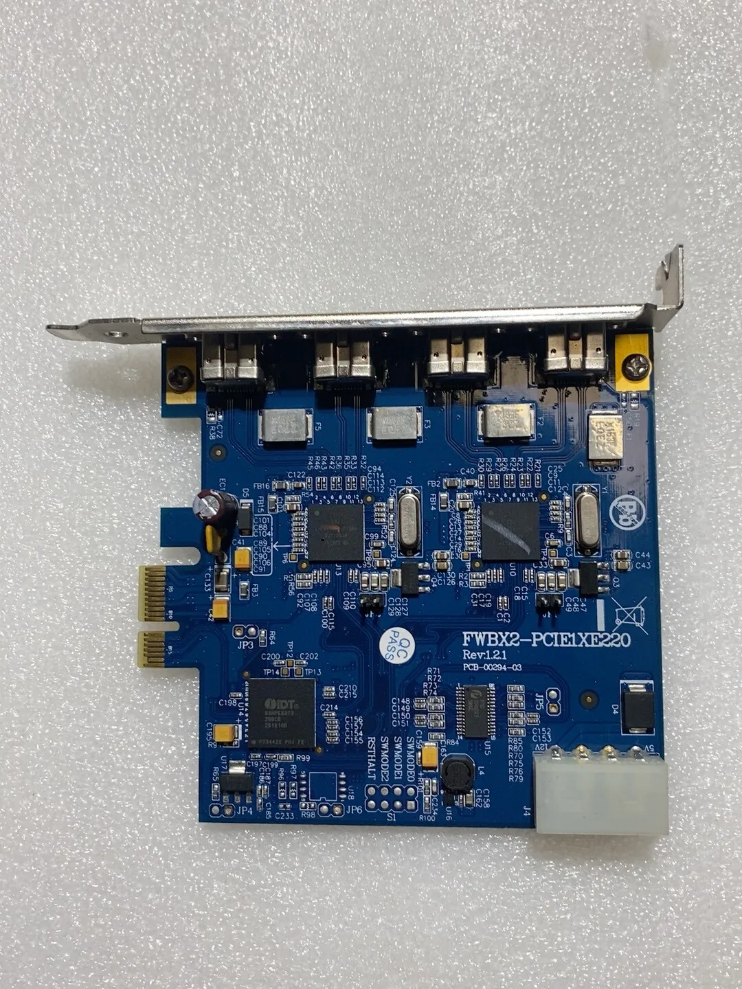 Taiwan IOI FWBX2-PCIE1XE220 image 4-channel capture card