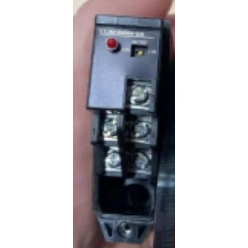 Sensore originale nuovo di zecca E3JM-R4M4-US