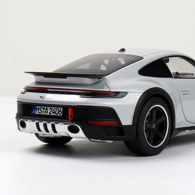 Normv escala 1:18 2023 911 dakar simulação liga modelo de carro estático dissipação brinquedo colecionável presente lembrança decoração