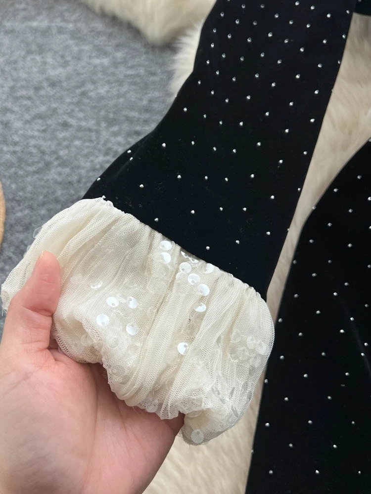 フランス風レトロベルベットカットアウトドレス レディース ブラックロングガウン スパンコールメッシュパッチワーク スリムフィット バックフェザーディテール ファー付き袖ドレス