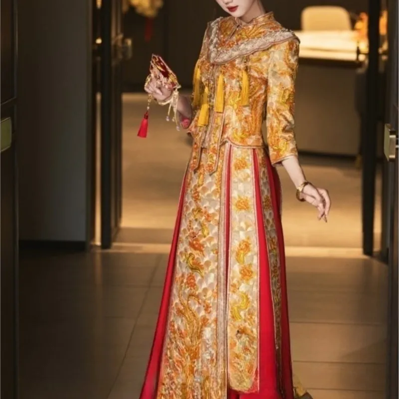 The new Chinese-style wedding dress of dragon and phoenix gua style king for toasting