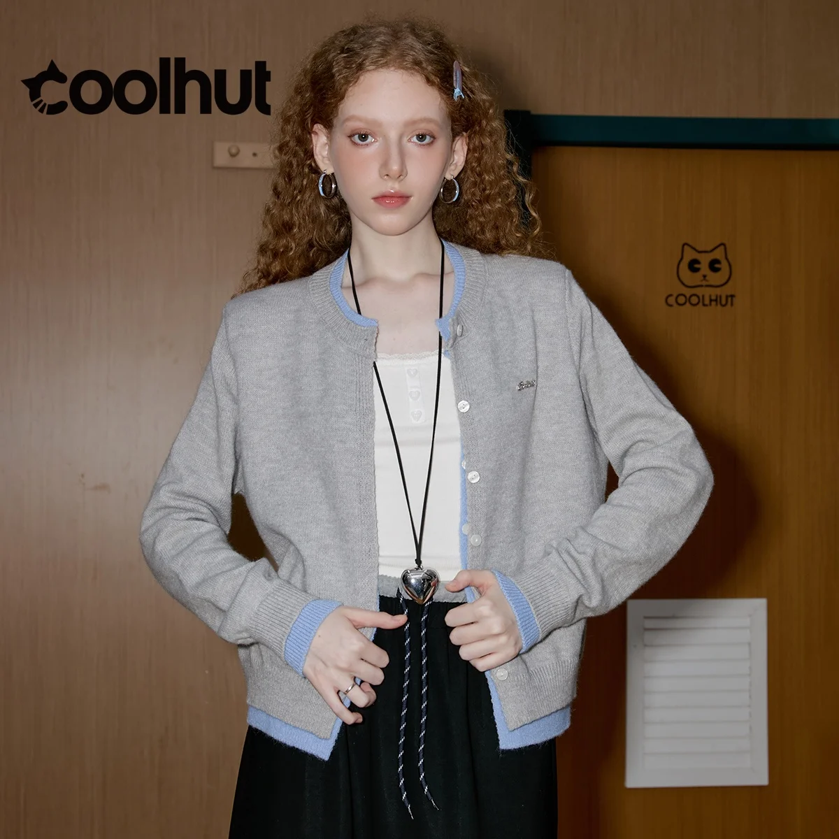 

COOLHUT женский 2325 новый американский стиль искусственный вязаный свитер из двух предметов колледж консервативный свободный крой с открытой передней частью нишевый осенний кардиган