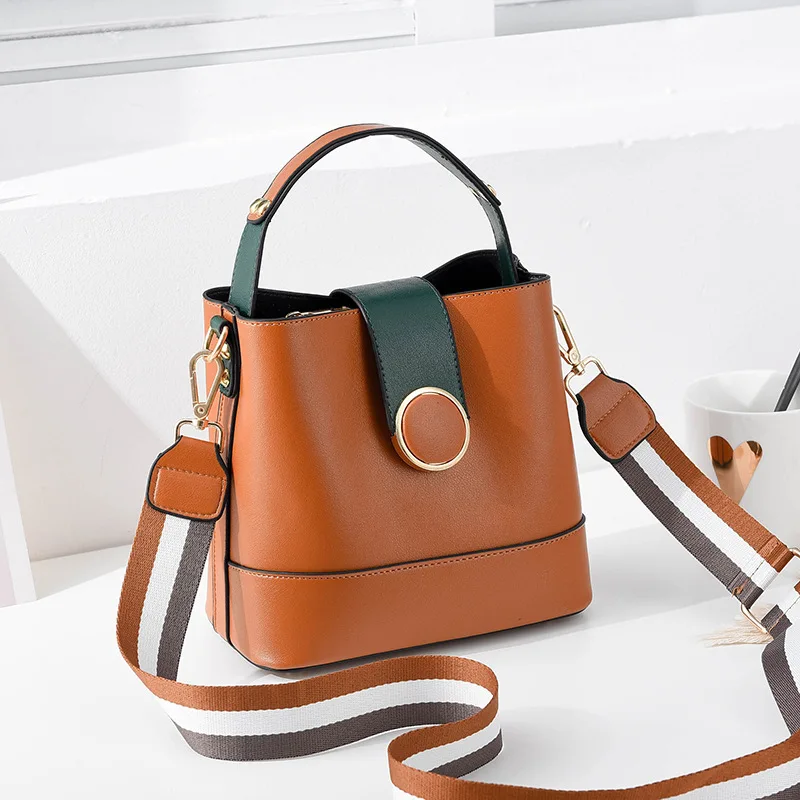 Bucket bag women\'s 2023 new fashion handbag large capacity wide shoulder strap shoulder bag tide