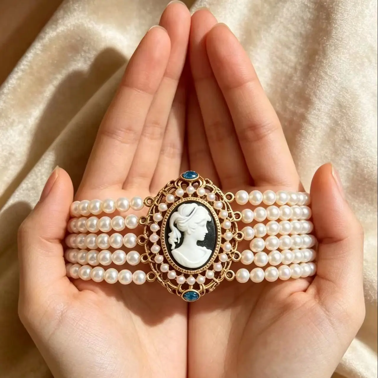 Vintage Cameo Multi-layer Pearl Bracelet, Medieval Beauty Portrait Embossed Palace Style Elastic Bracelet