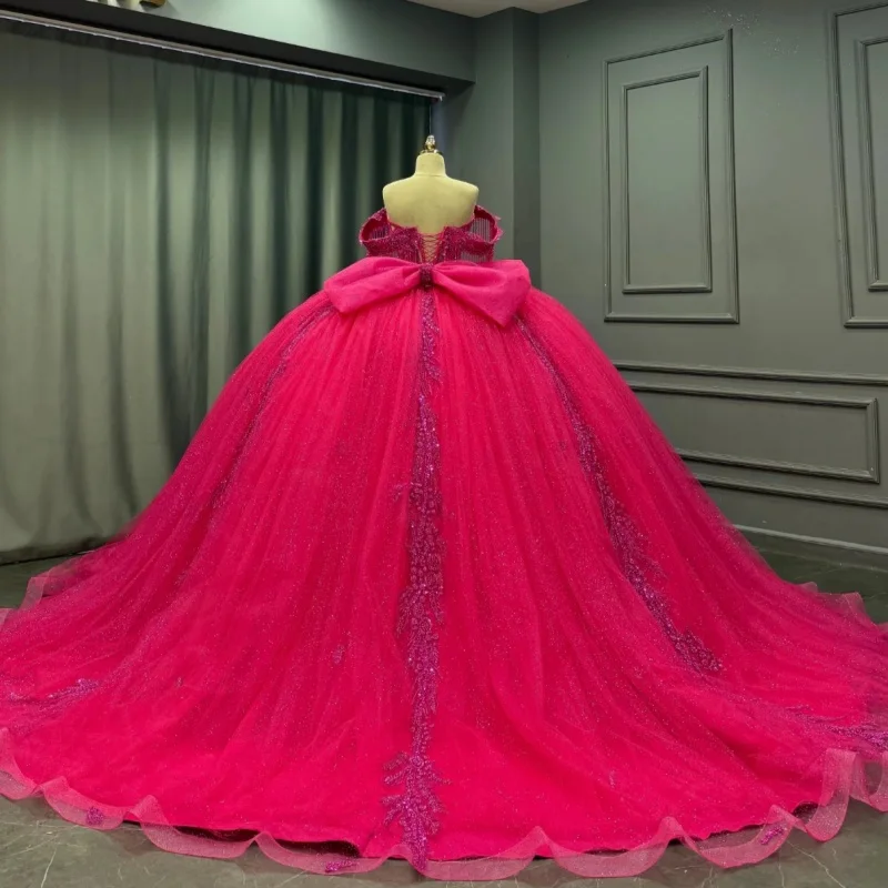 Brillant rose rose Quinceanera robe cristal paillettes fleur décalcomanie épaules dénudées longue queue arc robes De 15 Quinceanera ﻿ Personnaliser
