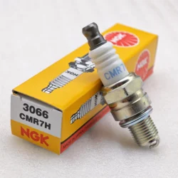 1pcs NGK Spark plug CMR7H 3066 is suitable for aircraft model yacht Green hedge mower Grass cutter Komatsu second flush cmr7