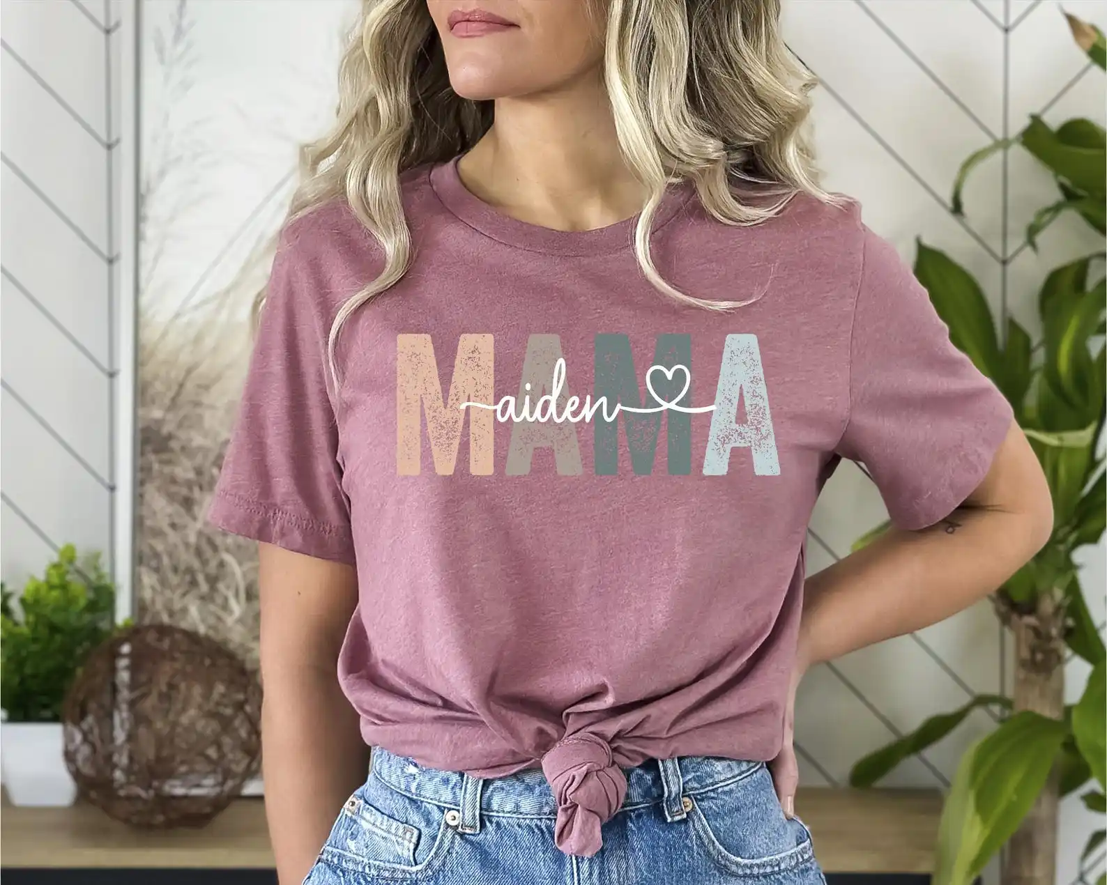

Customized Mom T-shirt With Children Names Tee Mother Day Gift Women Short Sleeve Cotton Tee With Mama Letter Shirts Birthday
