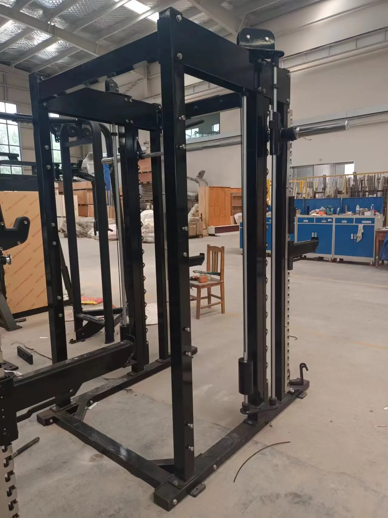 معدات اللياقة البدنية آلة سميث الداخلية متعددة الوظائف الموحد مقاعد البدلاء الصحافة رف رفع الأثقال الحديد سميث القرفصاء آلة