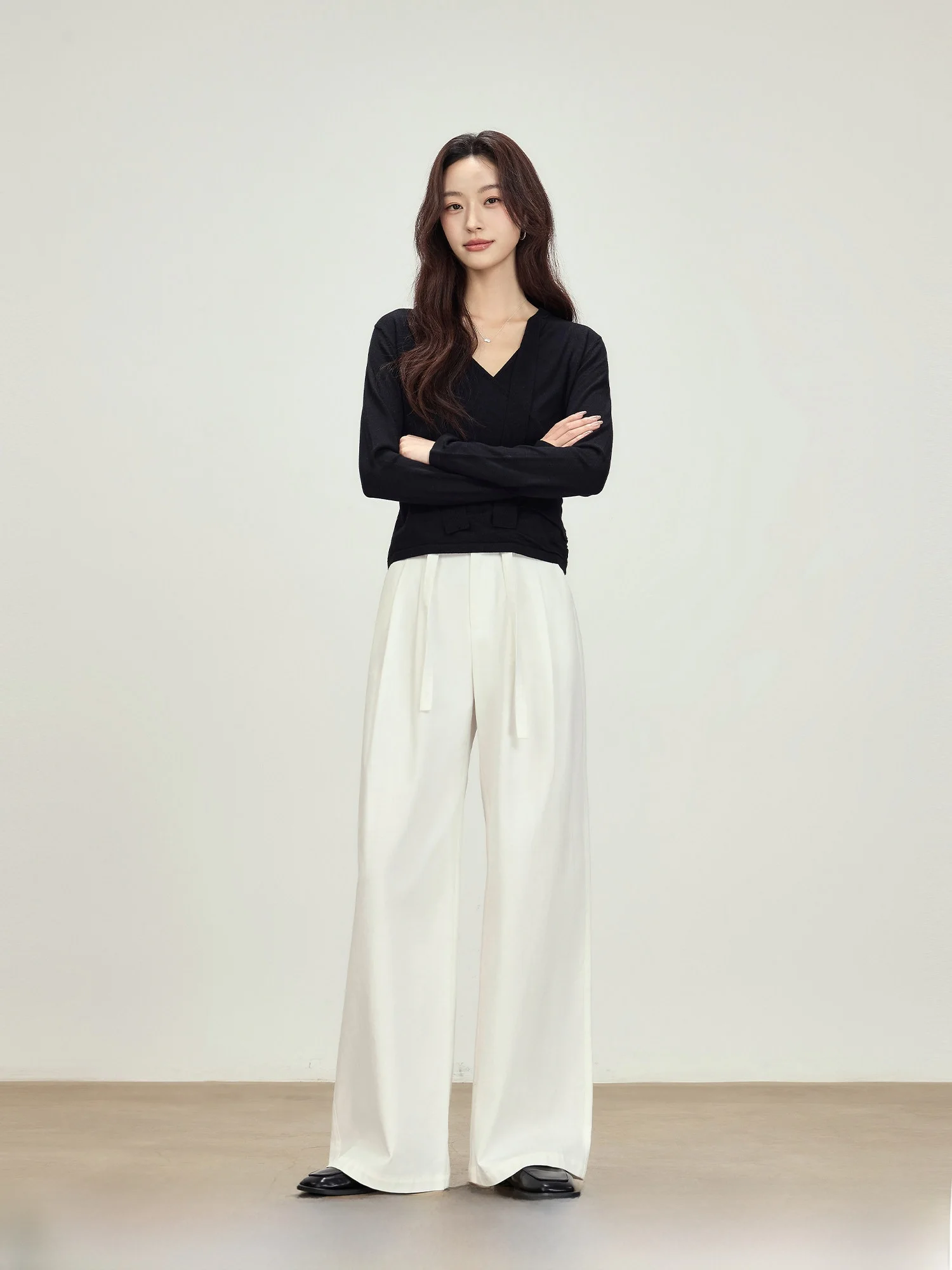 

Свободные широкие брюки для женщин: повседневные, комфортные, мягкие, прямые, белые, весенний дизайн, эффектные.