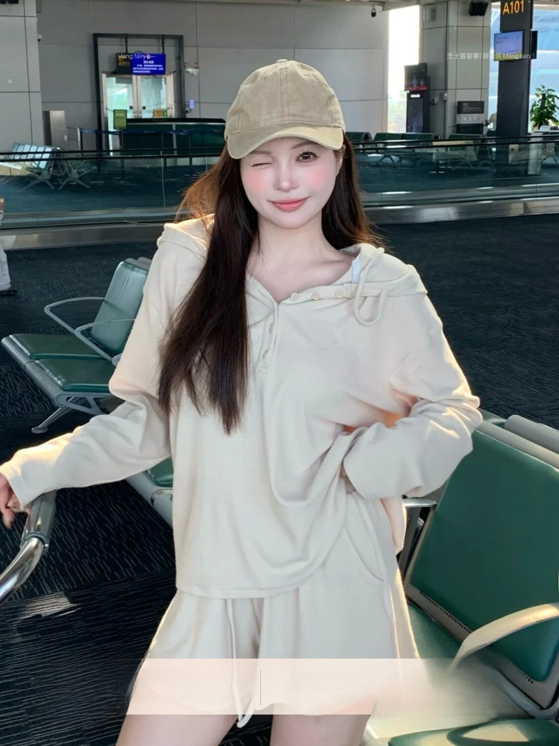

Cute Face Hero Airport Casual Long Sleeve Hoodie Women's Top Lazy Style Loose Shorts Fashion Set Lightweight Unlined Korean S...
