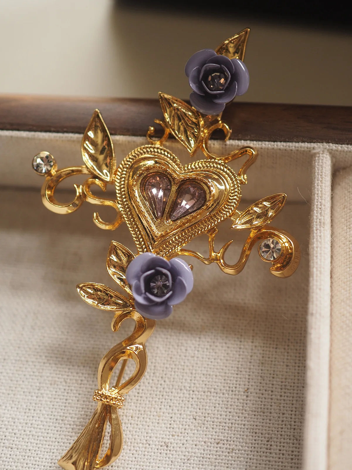 New Style Vintage Heart-shaped Rose Cross Set With Women's Fashion Brooch Jewelry