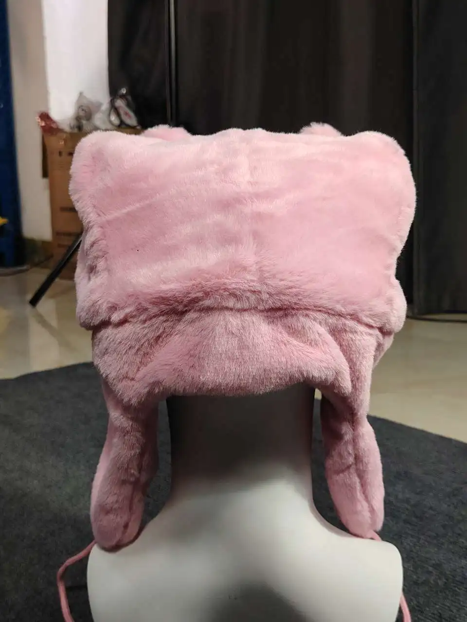 Cappello invernale con paraorecchie ricamato a forma di cartone animato con cotone antivento a doppio strato e pile corallo caldo