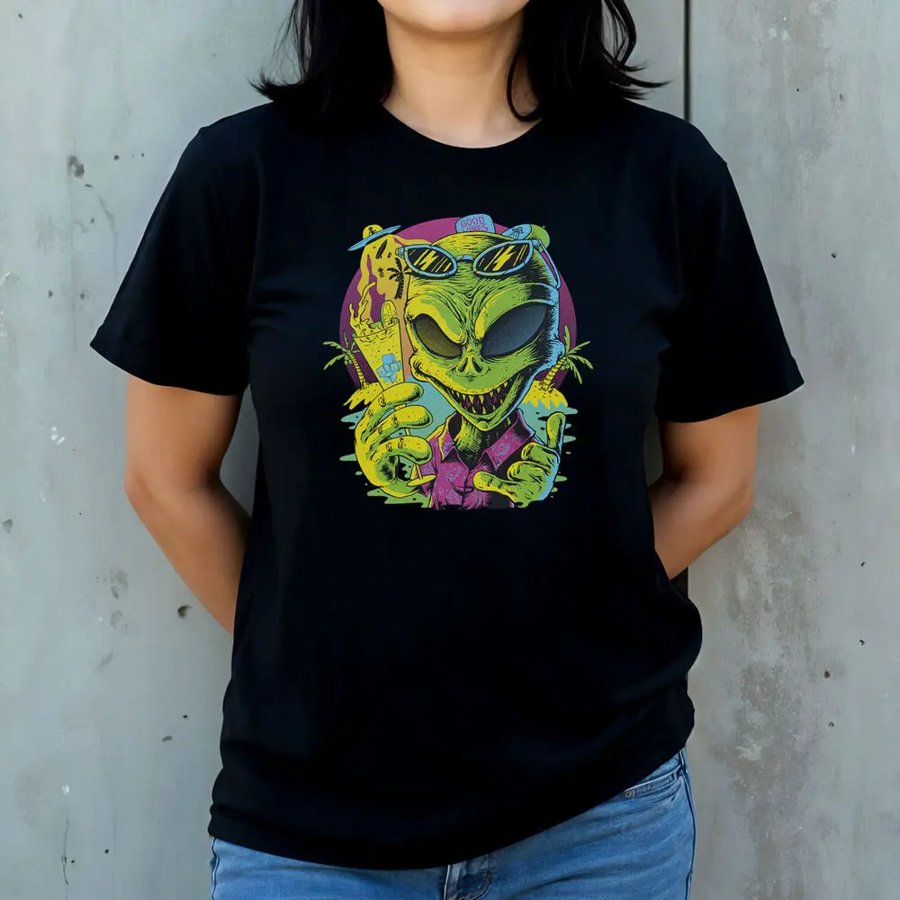 Cool Alien with Drink Camiseta gráfica – Extraterrestre - Camiseta para hombre y mujer