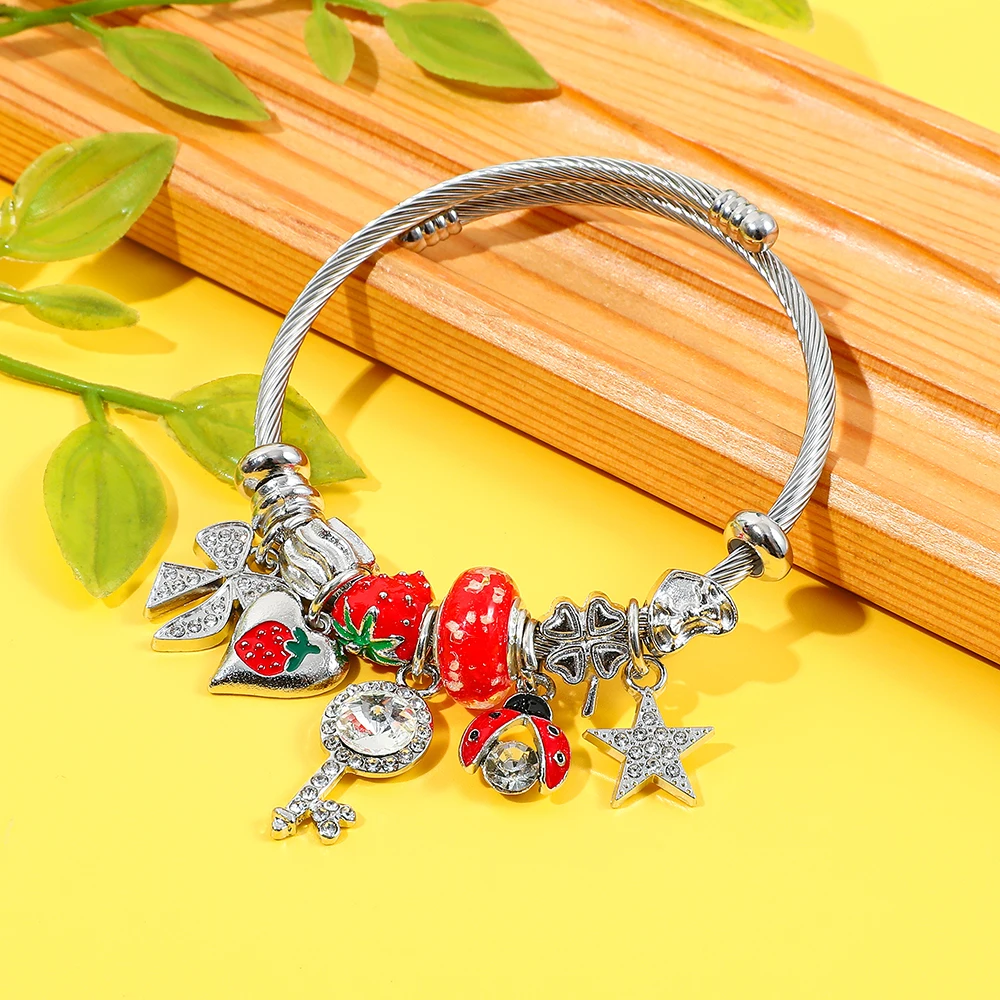Pulsera con dije de fresa de estilo romántico con pulsera de cuentas de fresa, regalos especiales para mujer