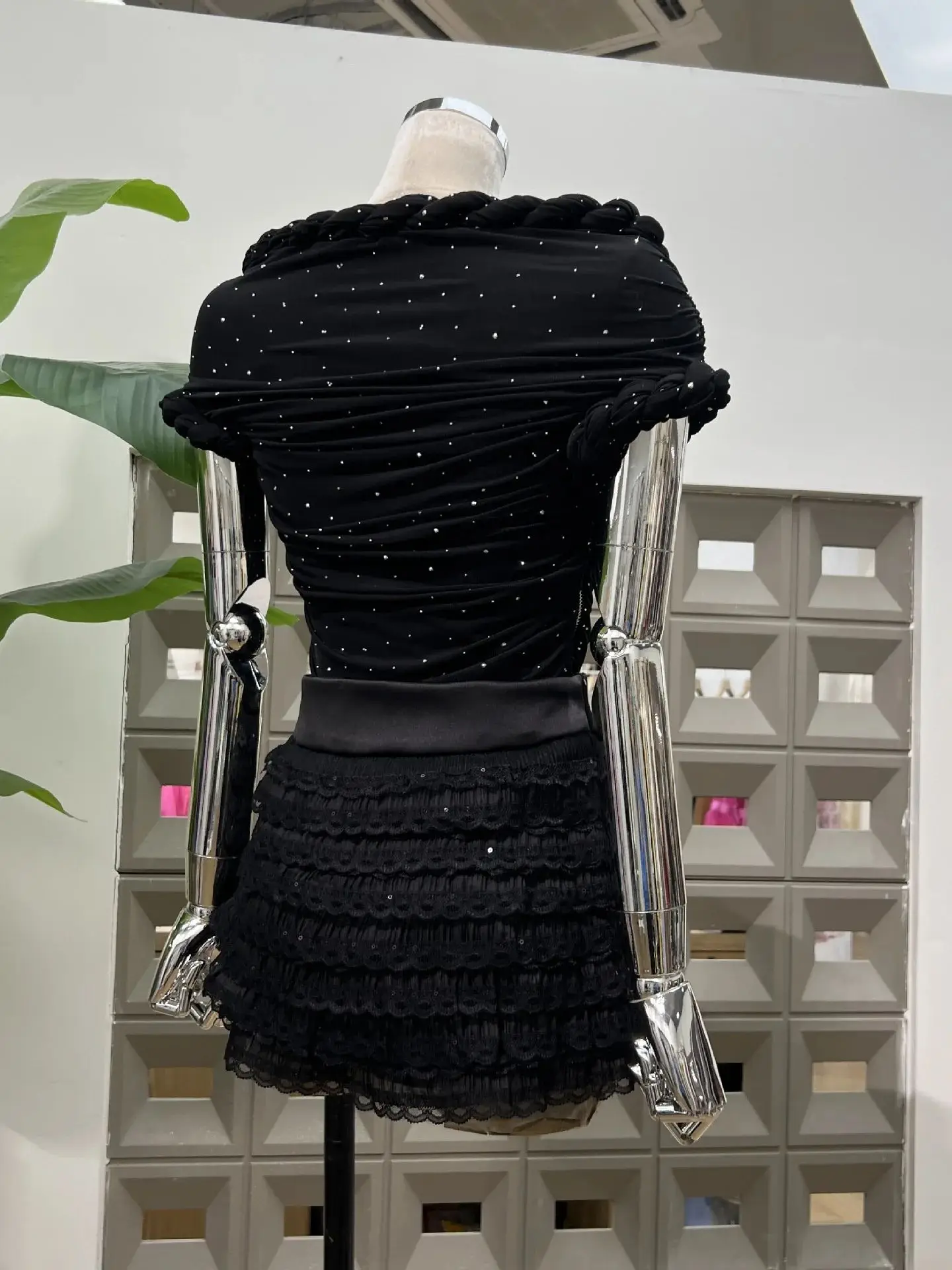 Summer 2025 New Arrival Sweet Spicy Rhinestone Blouse Lace Cake Skirt Two-Piece Set Party Prom Women Outfit Fashion Versatile