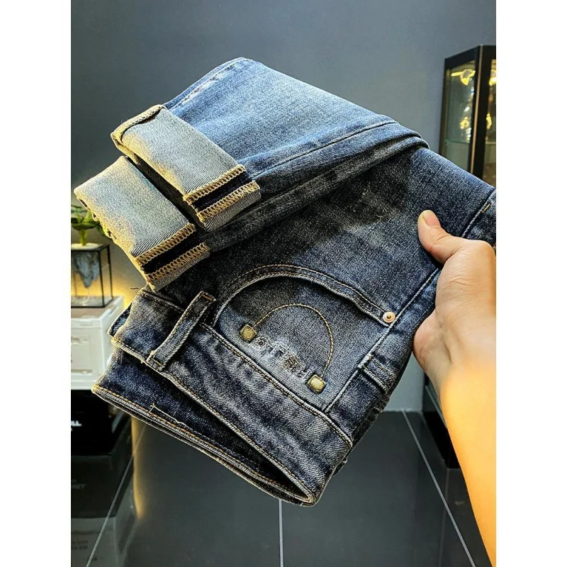 2024 Herfst/Winter Nieuwe Jeans Heren Mode Geborduurde Geperforeerde Patches Veelzijdige Casual Water Gewassen Afslankende Denim Broek