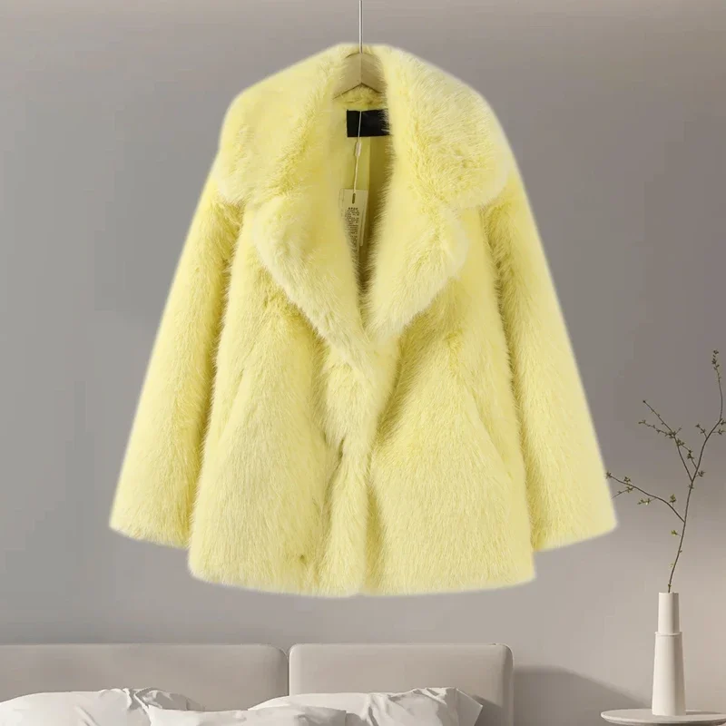 2024 Autumn/Winter New Women\'s Fur-Integrated Coat, Notch Lapel Design, Long Sleeves, Single Breasted Buttons,-Length, Casual