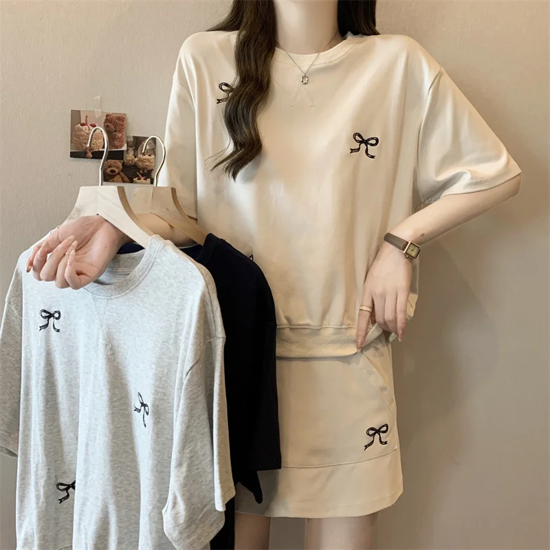 

Loose Embroidery Bow O-neck Short Sleeve Y2k T-shirt Tops A-line Skirts 2 Piece Sets Women Outfit Women's Clothing 신상투피스 티셔츠