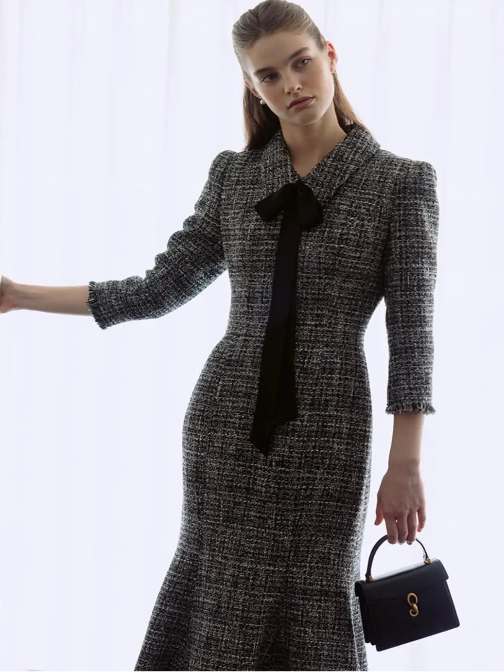 2025年春 エレガントな花柄テフタドレス、蝶結びベルトとフィッシュテールスカート付きロングドレス、レディースファッションドレス