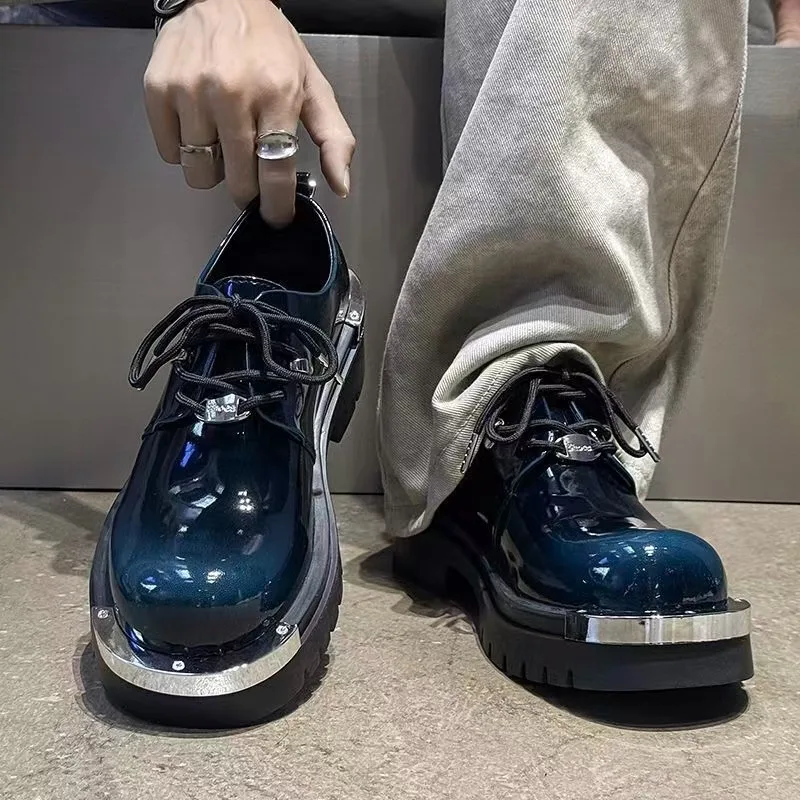 

2026 Толстые мужские туфли дерби, гладкие металлические градиентные цвета, высококачественная уличная противоскользящая износостойкая повседневная обувь
