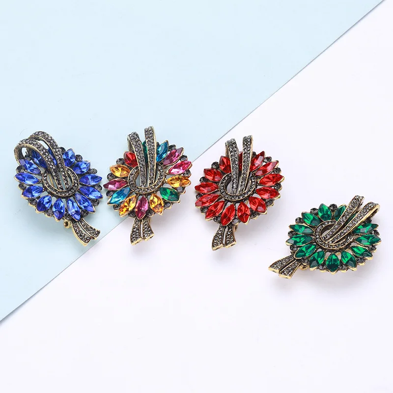 خمر الفاخرة الملونة كريستال إكليل بروش للنساء الرجال سترة ساحرة وشاح ملحق مكتب الحفلات هدية