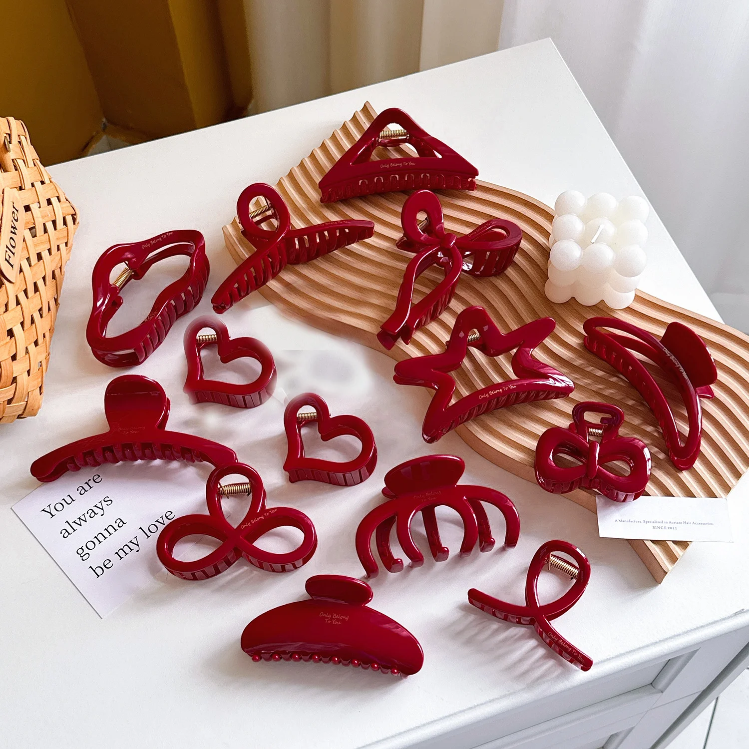 

Acetic Acid New Year Festive Red Large Grab Clip with Letter Design and Gold Logo at the Back of the Head for Updo Hairstyles Sh