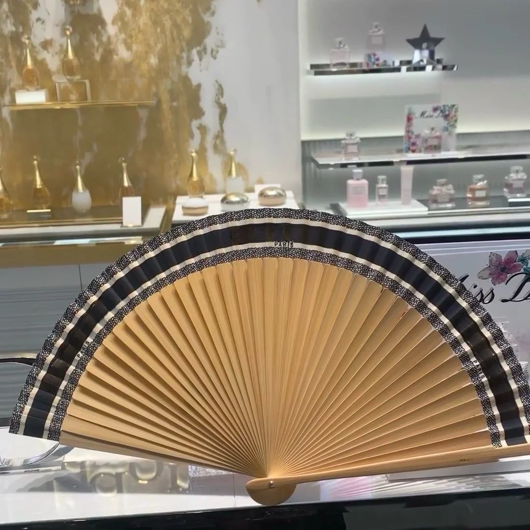 Paris Folding Fan China Limited Edition Vip Gift Wooden Bamboo Fan High Quality RetroPortable Female Fans Home Decoration