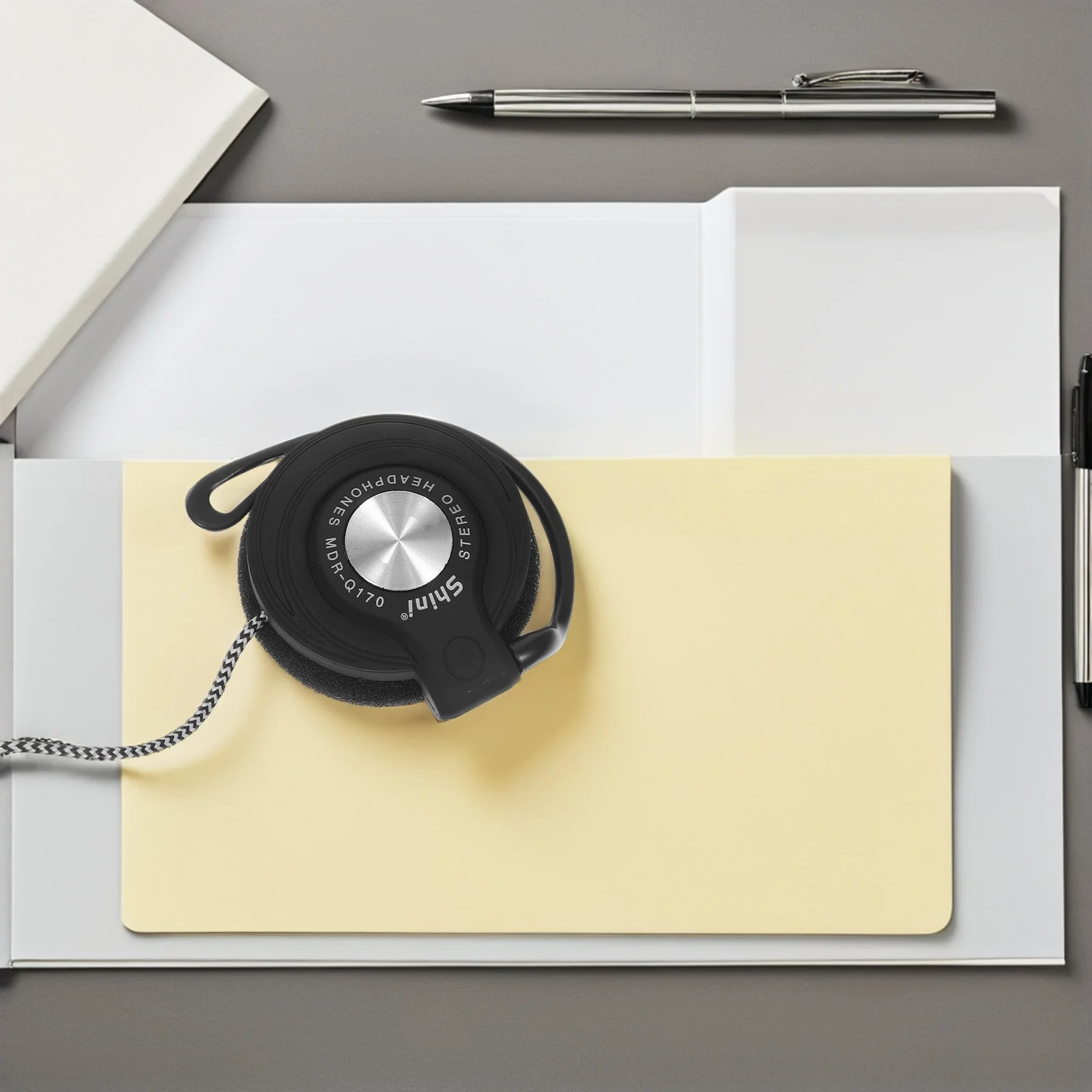 

1 Pair Ear Wired Clip On Ear Stereo Earphone 3.5Mm Noise Isolating Lightweight For Phone Computer Dvd Vcd Sports Workout