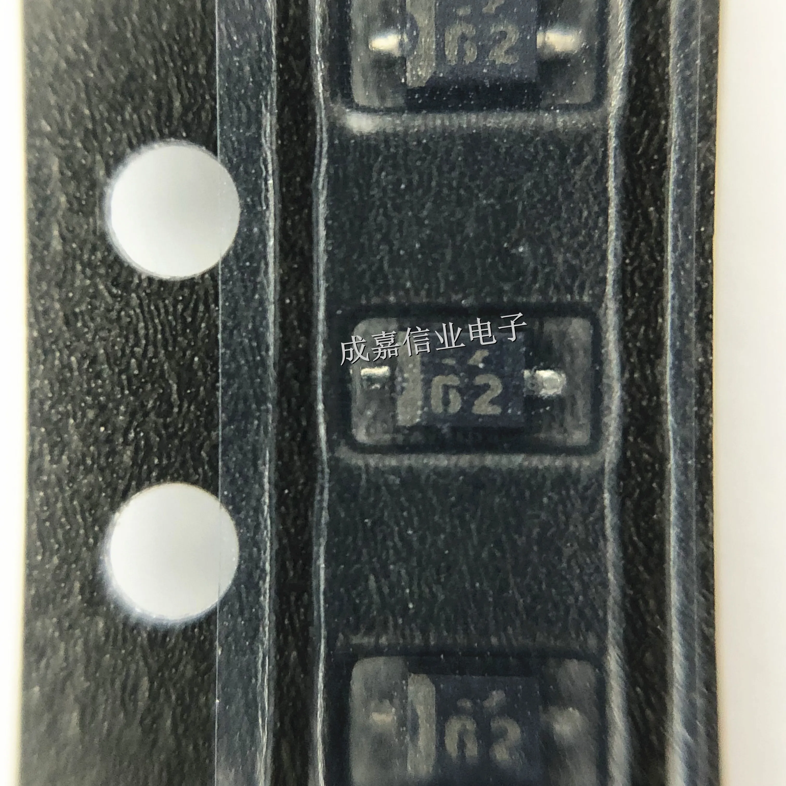 100 ชิ้น/ล็อต UDZVTE-173.6B SOD-323-2 เครื่องหมาย; 62 UDZ3.6B Zener ไดโอดไดโอด Zener Sgl 3.6V 200mW อุณหภูมิในการทํางาน:-55C-+ 150C