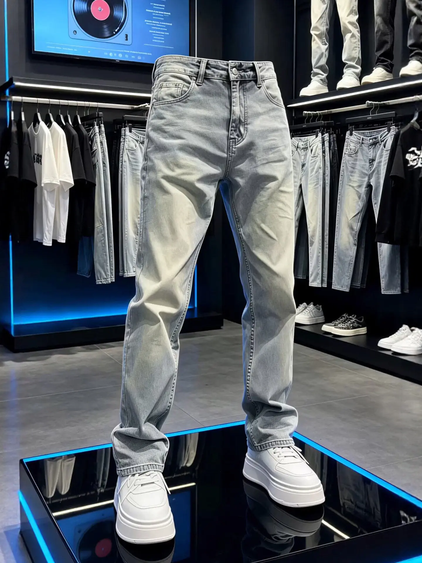 Calças Jeans Unissex Retrô Lavadas com Efeito Modelador, Corte Preciso, Finas para o Verão, com Caimento Impecável, Efeito Al...