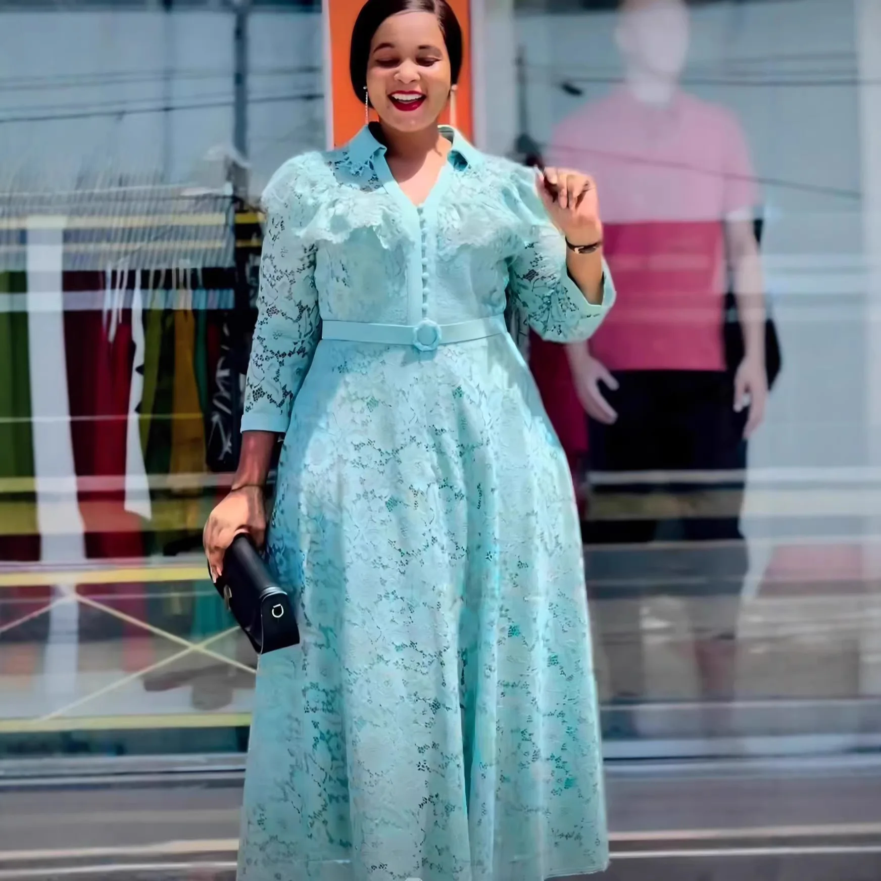 QMANSHA Couture Plus Size Hellblaues Spitzen-Hemdblusenkleid mit langen Ärmeln und Gürtel, A-Linie, formelles Kleid für Partys und Hochzeitsgäste – Detail 7