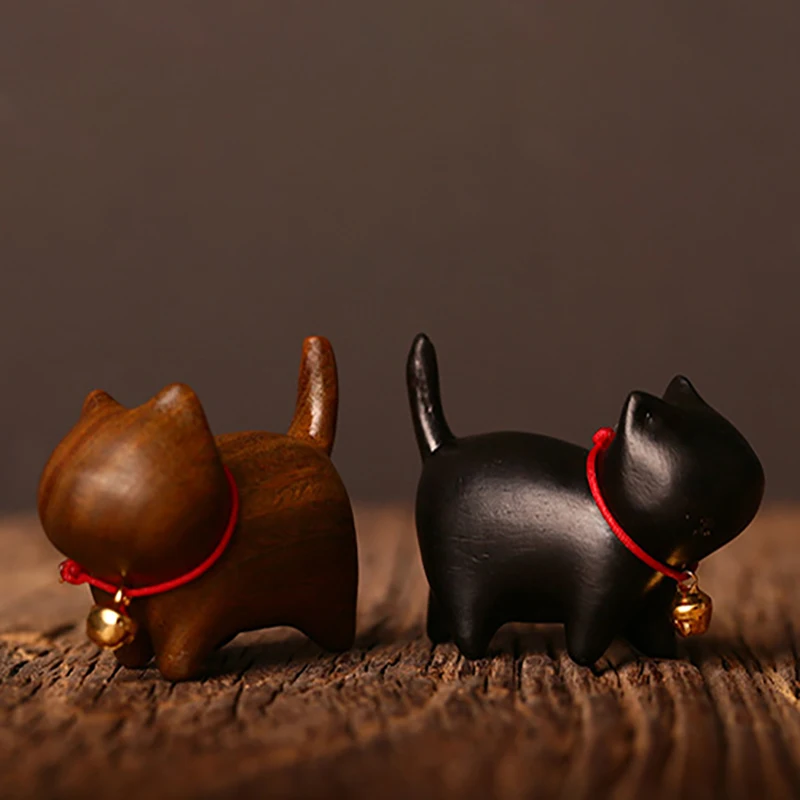 Cute Miniatures Hand-Carved Wooden Cartoon Cat Figures Lovely Mini Cat Ornament Natural Wood Cat Room Decor Fun Home Decoration