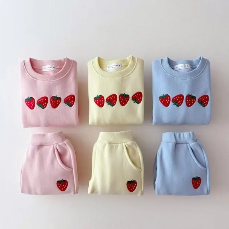 

2025 Korean set children's spring and autumn new cotton set female baby strawberry embroidery hoodie with a two-piece set