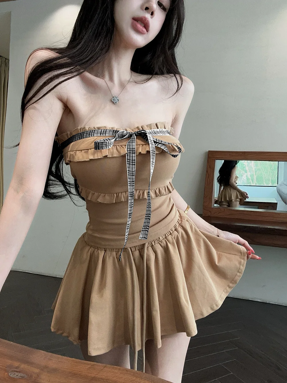 

Sexy Pure Desire Plaid Knot Belted Short Skirt Set Strapless Crop Top Elastic Waist Two-Piece Korean Style Summer C...