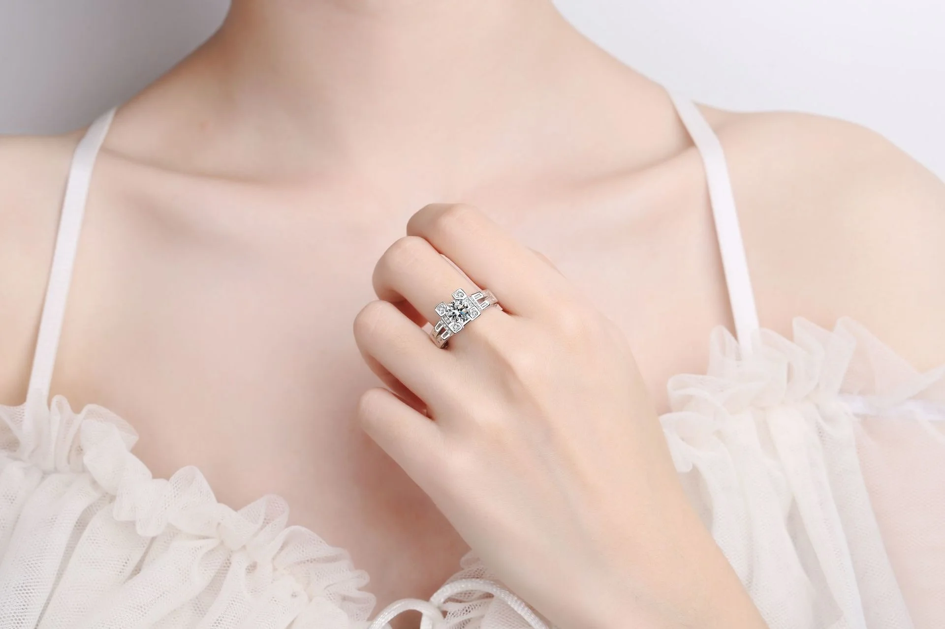Butterflykiss 100% 925 Sterling Silver 1Carat Rings Paris Tower Shape  Moissanite Diamond Personality Wedding Ring Fine Jewelry