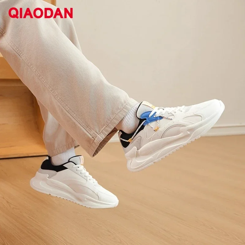 

QIAODAN/мужская повседневная обувь для скейтбординга, осень 2022, новая кожаная непромокаемая обувь для отдыха с низким берцем для подростков QXL043254425R
