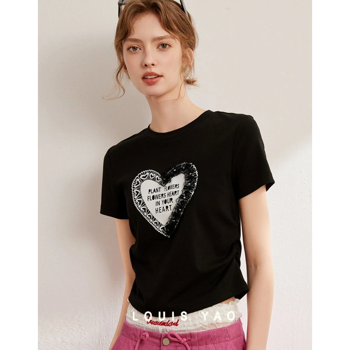 

LOUIS YAO Slim Fit Women's T-shirt 2025 Summer Tops Sweet Heart-shaped Pattern Printed Lace Nail Bead Short Sleeve Tees