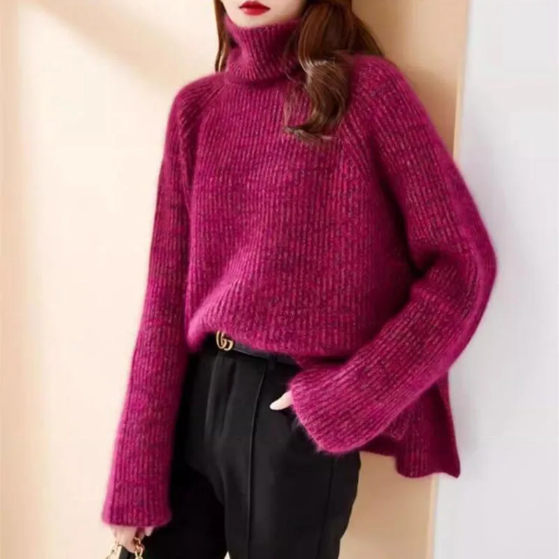 Gentle, sweet, lazy style, high-end design sense, European goods, pink high necked knitted sweater, raccoon plush sweater, women