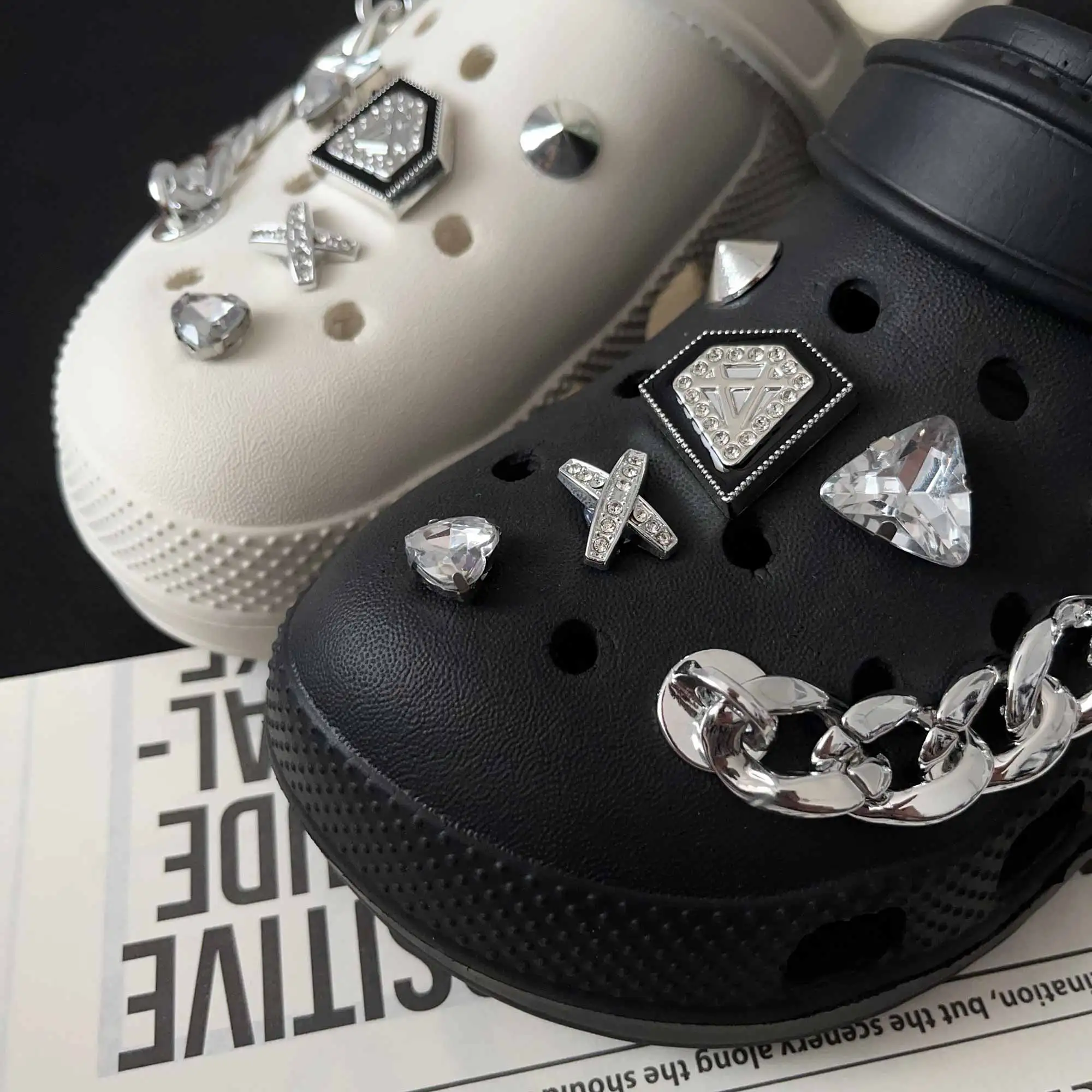 

Fashion Hiphop Punk Set Rhinestone Shoe Charms for Crocs Clogs Pins Decorations Garden Sandals Slipper Accessories Boy Girl Gift