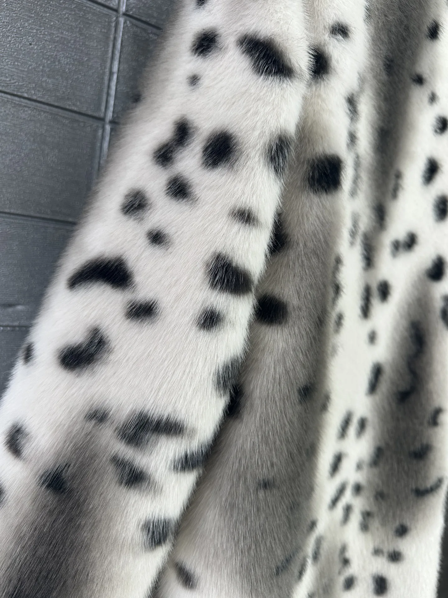 DEAT 2026 Winter Fashion Imitation Fur Leopard Pattern Coat For Women Notched Collar Long Style Notched Collar Jacket 11B9518