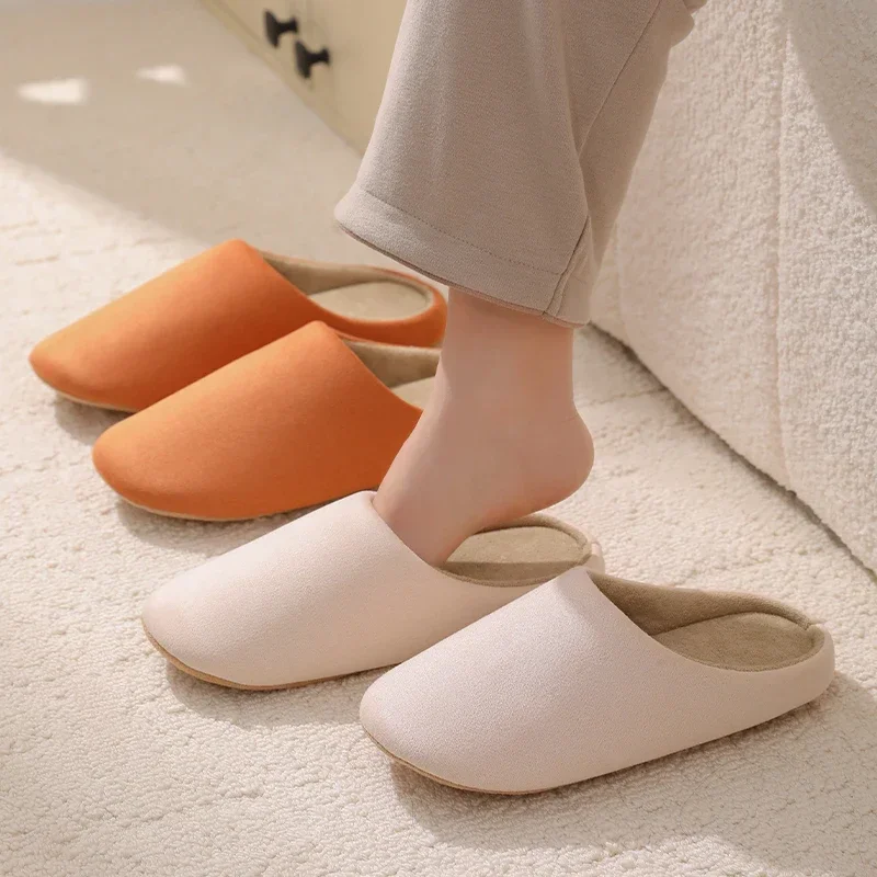 شباشب كلاسيكية للرجال والنساء شبشب منزل داخلي للجنسين أحذية صامتة ناعمة مضادة للانزلاق أحذية شتوية مريحة مسطحة من إسفنج الذاكرة